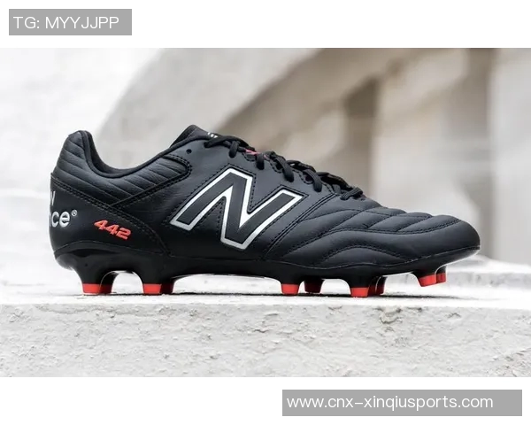 足球蛇货揭秘：如何识别假冒球鞋与正品的区别与技巧